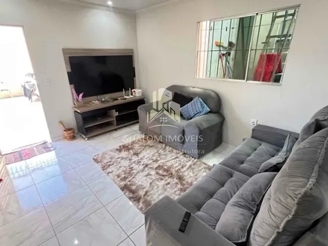 Casa 3 quartos e 1 banheiro, à venda, no bairro Nacional em Contagem