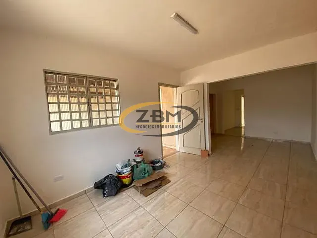 Casa com 250m² 3 quartos e 1 banheiro, à venda, no bairro Residencial Veneza em Londrina