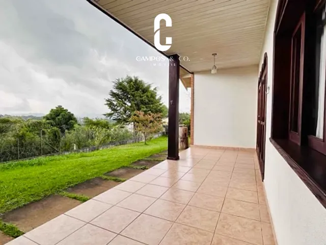 Casa com 2300m² 7 quartos e 9 banheiros, à venda, no bairro Vila Porã em Campos do Jordão