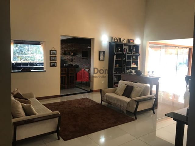 Casa com 1000m², à venda, no bairro Residencial Estoril em Taubaté