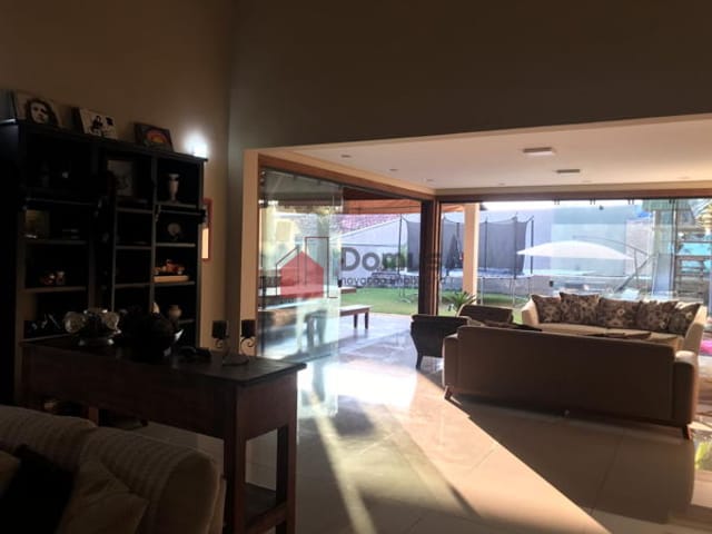 Casa com 1000m², à venda, no bairro Residencial Estoril em Taubaté