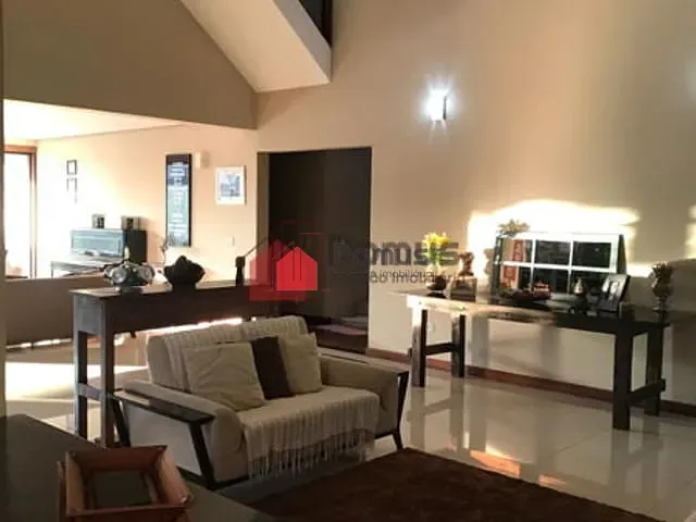 Casa com 1000m², à venda, no bairro Residencial Estoril em Taubaté