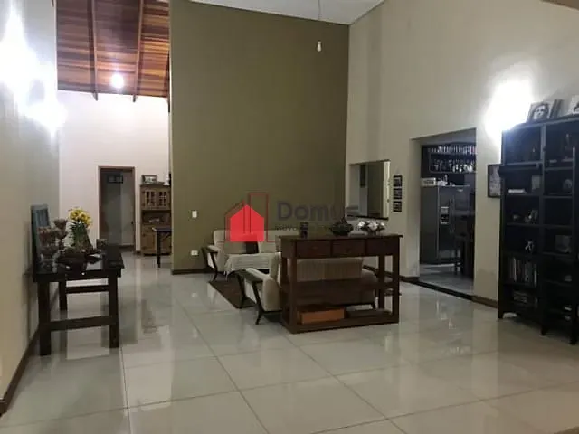Casa com 1000m², à venda, no bairro Residencial Estoril em Taubaté