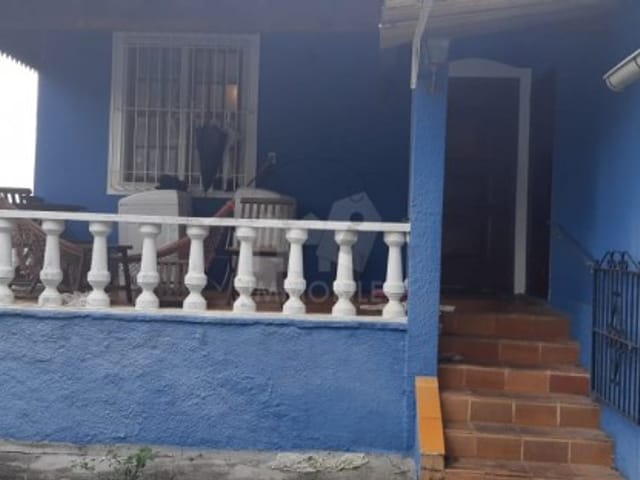 Casa com 400m², à venda, no bairro Mosela em Petrópolis