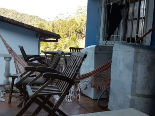 Casa com 400m², à venda, no bairro Mosela em Petrópolis