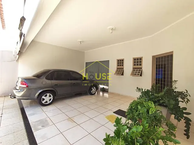 Casa com 300m² 3 quartos e 2 banheiros, à venda, no bairro São Damião em Votuporanga