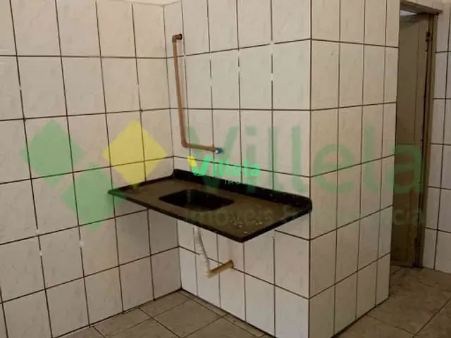 Casa à venda, no bairro Jardim Pinheirinho em Itaquaquecetuba