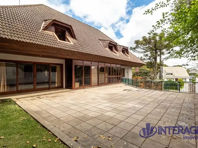 Casa com 1012m² 4 quartos e 3 banheiros, à venda, no bairro Santa Felicidade em Curitiba