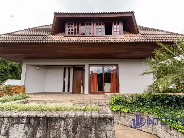 Casa com 1012m² 4 quartos e 3 banheiros, à venda, no bairro Santa Felicidade em Curitiba