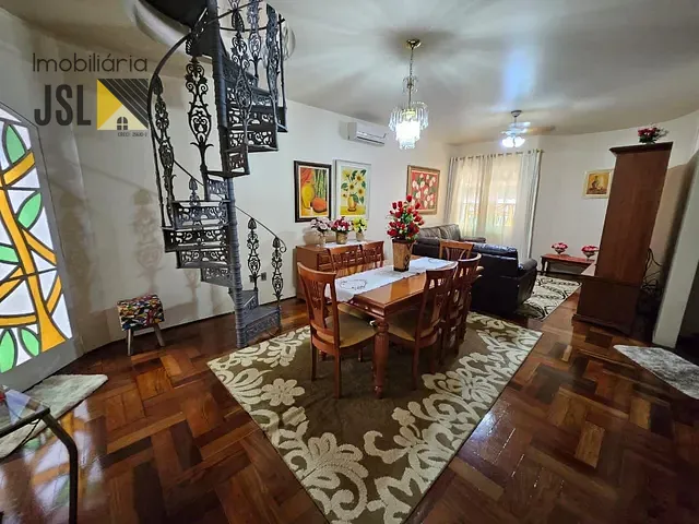 Casa com 300m² 3 quartos e 3 banheiros, à venda, no bairro Vila Resende em Caçapava
