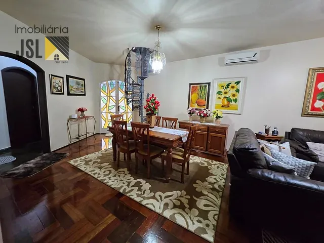 Casa com 300m² 3 quartos e 3 banheiros, à venda, no bairro Vila Resende em Caçapava