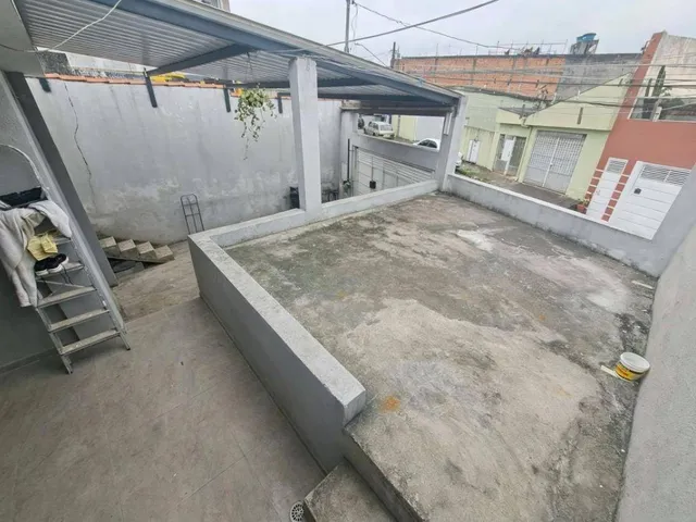 Casa com 180m² 2 quartos e 2 banheiros, para alugar, no bairro Jardim Mazza em São Paulo