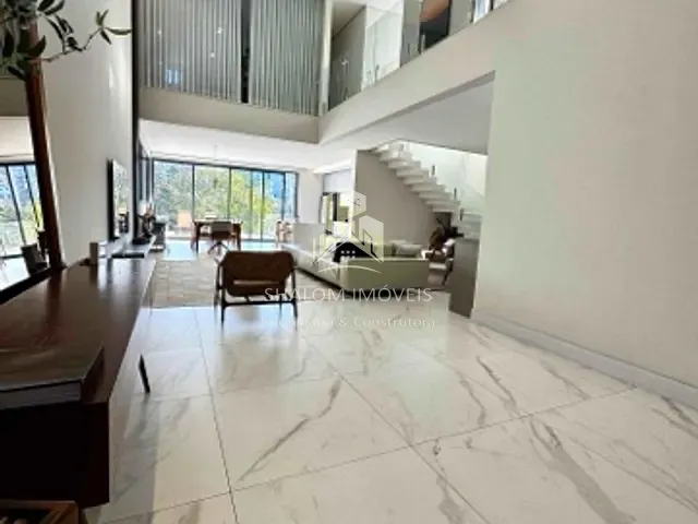 Casa 4 quartos e 5 banheiros, à venda, no bairro Portal do Sol em Contagem