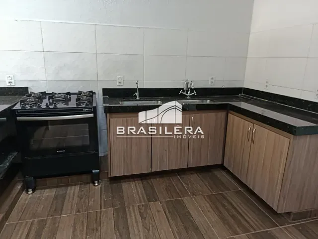 Casa 2 quartos e 2 banheiros, à venda, no bairro Vila Santos Dumont em Aparecida de Goiânia
