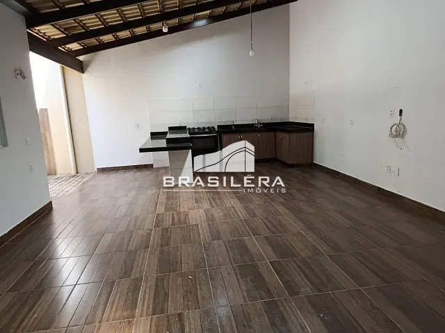 Casa 2 quartos e 2 banheiros, à venda, no bairro Vila Santos Dumont em Aparecida de Goiânia