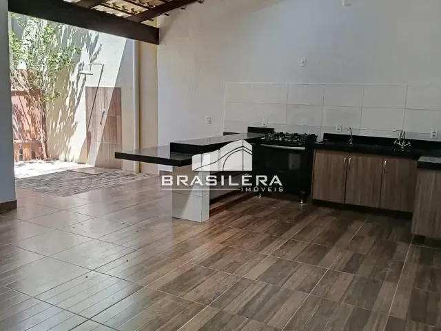 Casa 2 quartos e 2 banheiros, à venda, no bairro Vila Santos Dumont em Aparecida de Goiânia