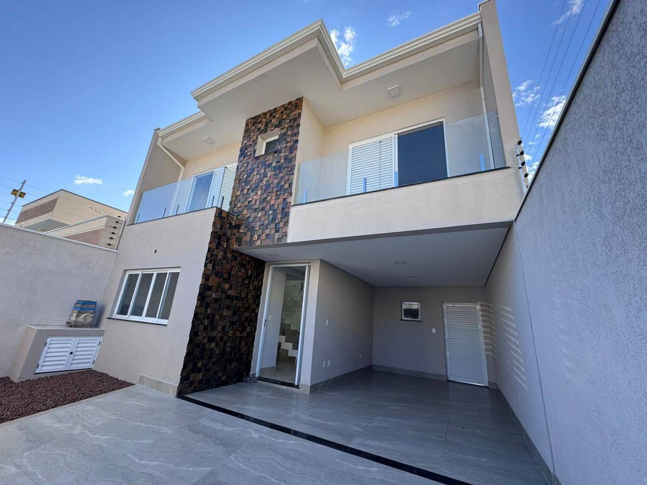 Casa, 3 quartos, 208 m² - Foto 1