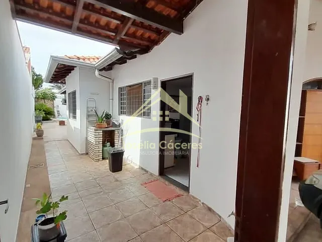 Casa com 360m² 4 quartos e 3 banheiros, à venda, no bairro Santa Cruz em Cuiabá
