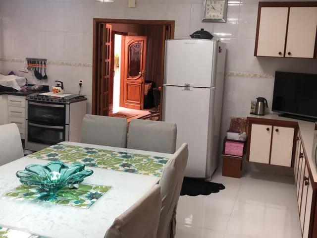 Casa 4 quartos e 5 banheiros, à venda, no bairro Jardim Tupã em São Paulo