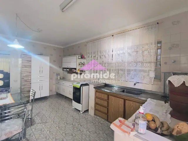 Casa com 10m² 3 quartos e 2 banheiros, à venda, no bairro Jardim das Indústrias em São José Dos Campos