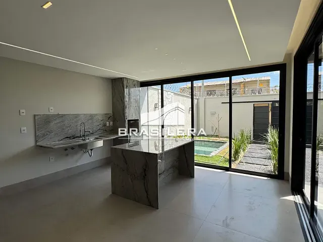 Casa 3 quartos e 4 banheiros, à venda, no bairro Parque Amazônia em Goiânia