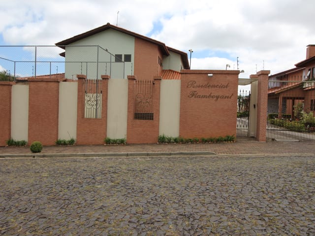 Casa com 217m² 3 quartos e 1 banheiro, à venda ou para alugar, no bairro Jardim Carvalho em Ponta Grossa