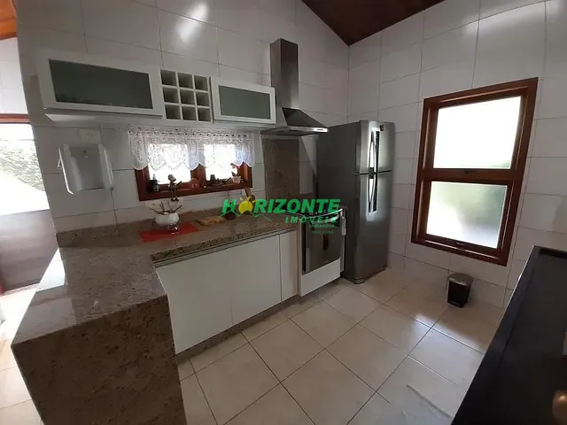 Casa com 1000m² 3 quartos e 5 banheiros, à venda ou para alugar, no bairro Tampanhão em Jambeiro