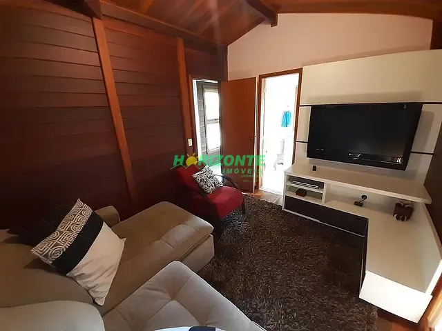 Casa com 1000m² 3 quartos e 5 banheiros, à venda ou para alugar, no bairro Tampanhão em Jambeiro