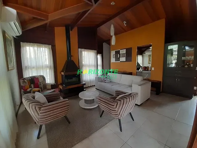 Casa com 1000m² 3 quartos e 5 banheiros, à venda ou para alugar, no bairro Tampanhão em Jambeiro
