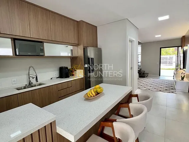 Casa com 151m² 3 quartos e 3 banheiros, à venda, no bairro Floresta em Joinville