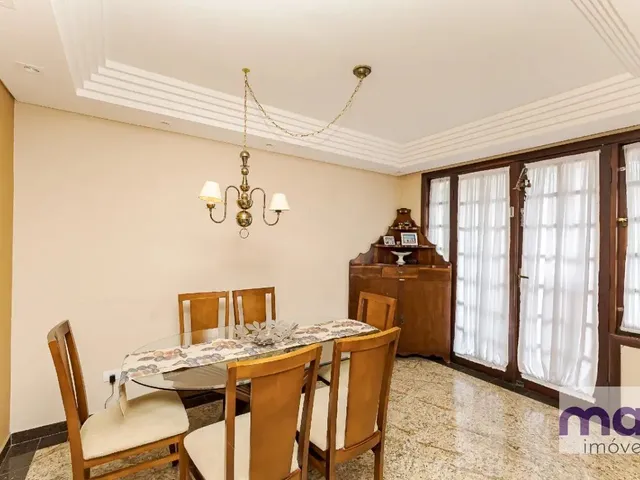 Casa 3 quartos e 2 banheiros, à venda, no bairro Ahú em Curitiba