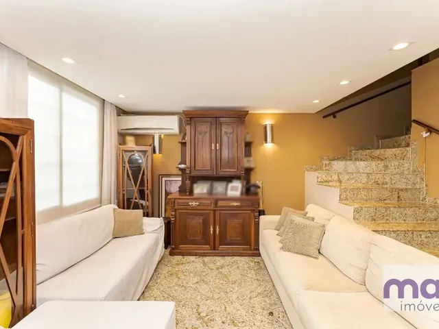 Casa 3 quartos e 2 banheiros, à venda, no bairro Ahú em Curitiba