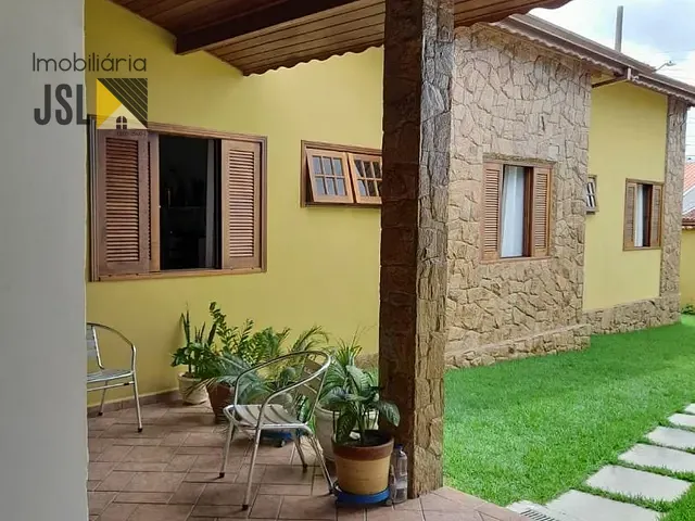 Casa com 259m² 3 quartos e 2 banheiros, à venda, no bairro Jardim Shangri-lá em Caçapava