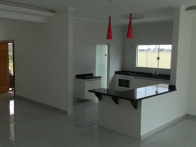 Casa com 470m² 3 quartos e 5 banheiros, à venda, no bairro Nossa Senhora do Perpétuo Socorro em Pindamonhangaba