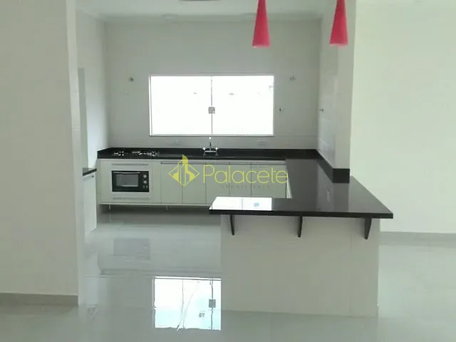 Casa com 470m² 3 quartos e 5 banheiros, à venda, no bairro Nossa Senhora do Perpétuo Socorro em Pindamonhangaba
