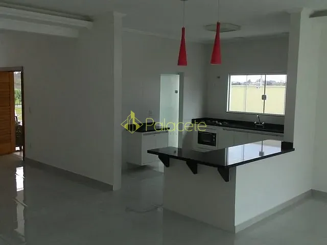 Casa com 470m² 3 quartos e 5 banheiros, à venda, no bairro Nossa Senhora do Perpétuo Socorro em Pindamonhangaba