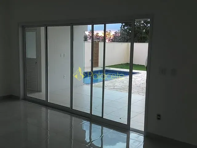 Casa com 470m² 3 quartos e 5 banheiros, à venda, no bairro Nossa Senhora do Perpétuo Socorro em Pindamonhangaba