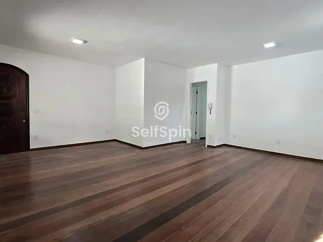 Casa com 355m² 2 quartos e 2 banheiros, para alugar, no bairro Santa Rosa em Niterói