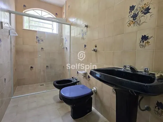Casa com 355m² 2 quartos e 2 banheiros, para alugar, no bairro Santa Rosa em Niterói