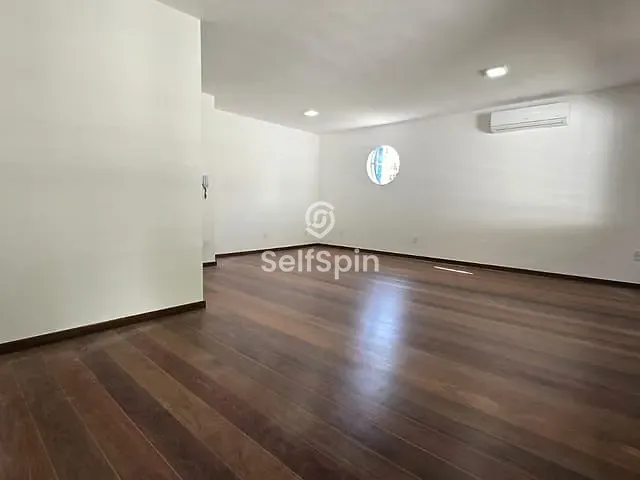 Casa com 355m² 2 quartos e 2 banheiros, para alugar, no bairro Santa Rosa em Niterói