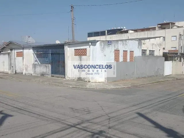 Casa com 300m² 2 quartos e 2 banheiros, à venda, no bairro Vila Nair em São José dos Campos