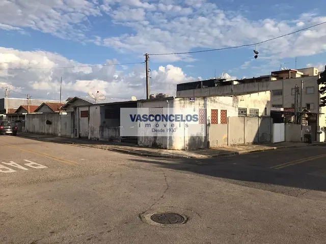 Casa com 300m² 2 quartos e 2 banheiros, à venda, no bairro Vila Nair em São José dos Campos