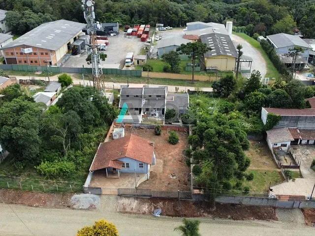 Casa com 630m² 2 quartos e 2 banheiros, à venda, no bairro Canguiri em Colombo