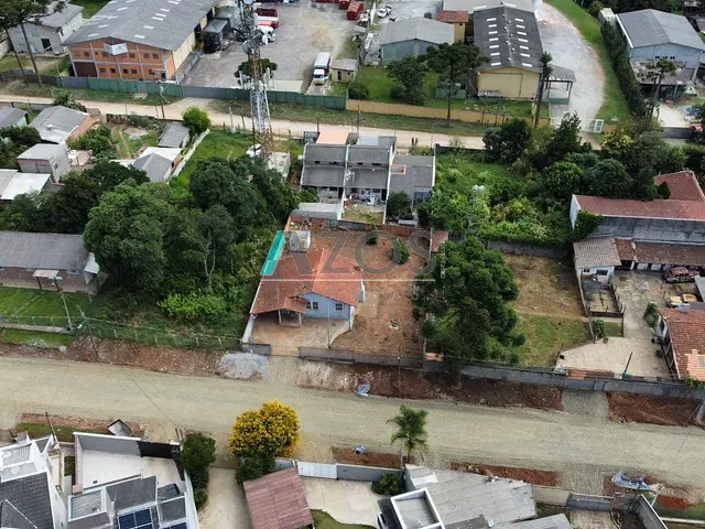 Casa com 630m² 2 quartos e 2 banheiros, à venda, no bairro Canguiri em Colombo