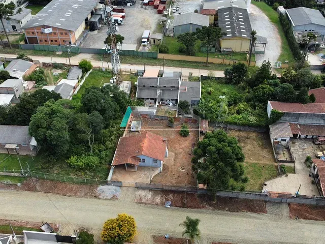 Casa com 630m² 2 quartos e 2 banheiros, à venda, no bairro Canguiri em Colombo