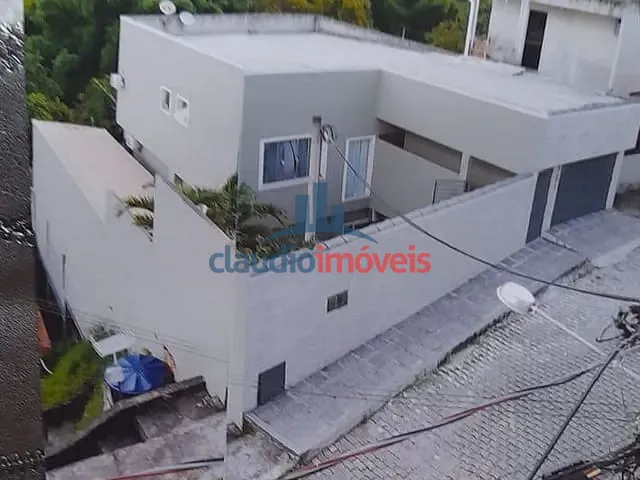 Casa com 422m² 2 quartos e 3 banheiros, à venda, no bairro Goiabal em Barra Mansa