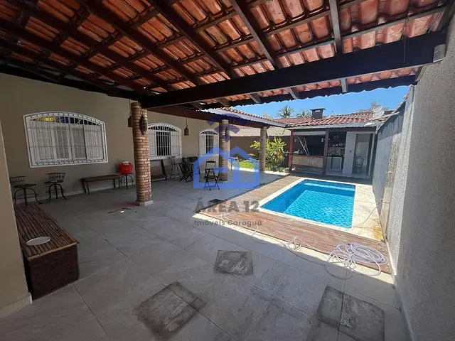 Casa com 450m² 4 quartos e 2 banheiros, à venda, no bairro Aruan em Caraguatatuba