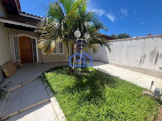 Casa com 450m² 4 quartos e 2 banheiros, à venda, no bairro Aruan em Caraguatatuba