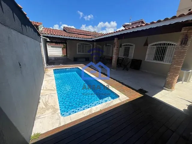 Casa com 450m² 4 quartos e 2 banheiros, à venda, no bairro Aruan em Caraguatatuba