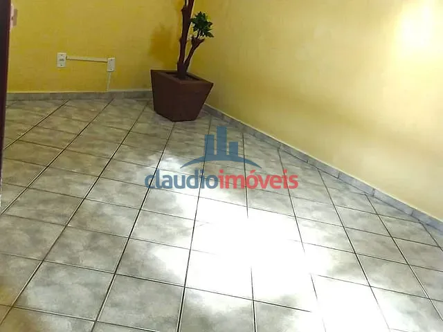 Casa 2 quartos e 1 banheiro, à venda, no bairro São Luiz em Volta Redonda